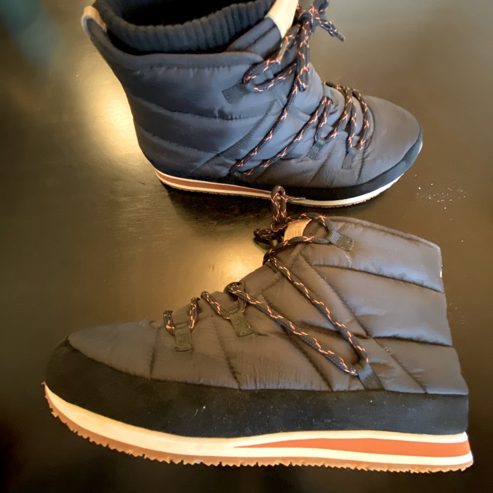 Teva Snow boots size 12